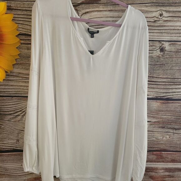 "Tint & Shadow" Woman's long sleeve blouse Size: 3X white Pullover NWT - Picture 2 of 9